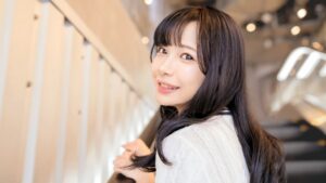 メイドカフェの美少女女子大生はるひのイチャラブSEX