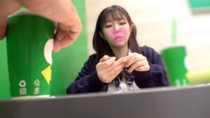 Tバック美女れい、耳舐めで感度MAX！中出し激ピストン