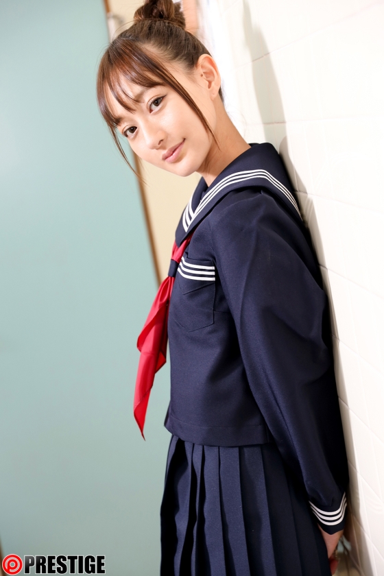 流川夕 チーム一丸で顔面ぶっかけ！性処理ペット