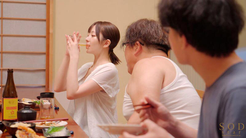 限界集落に赴任した看護師は性欲異常な島民の子種を毎日子宮で受胎している。 青空ひかりのサンプル画像3