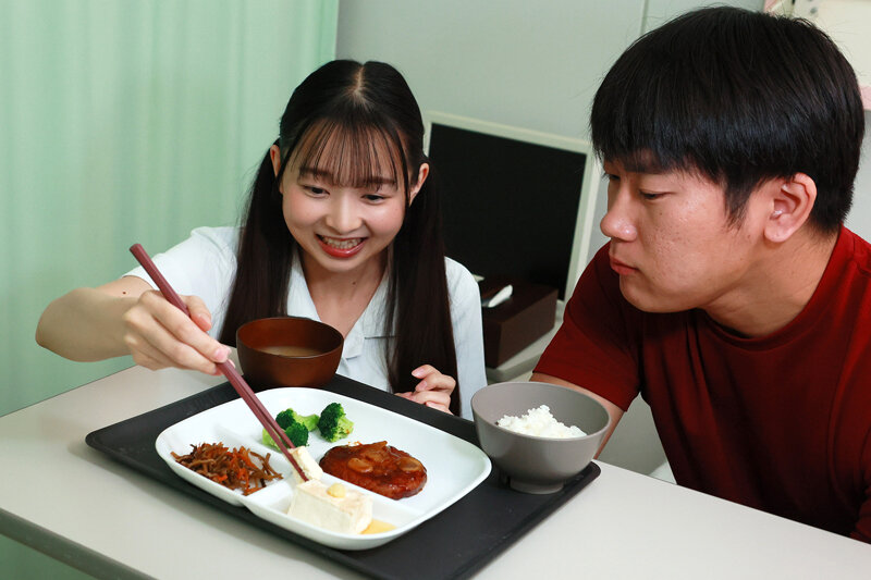 ドジっ娘だけど絶対的エロカワなので患者をムラムラさせちゃう新人ナース 望月つぼみのサンプル画像1