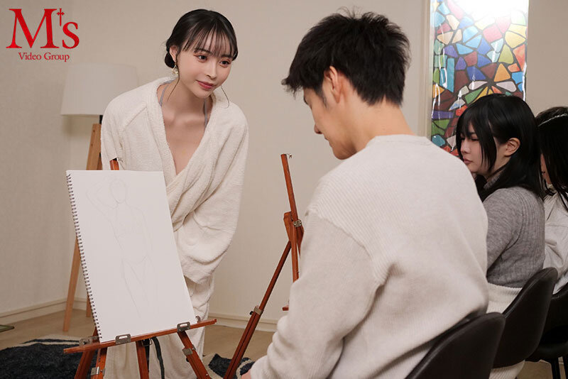 隣に彼女がいるのにデッサン中に僕にだけアソコを見せつけ微笑みかけてくるヌードモデルの露出狂お姉さん 真希いずみのサンプル画像2