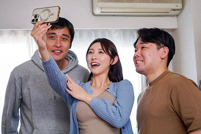 童貞だった僕の巨根を気に入り優しく筆おろしをしてくれた下宿先の憧れの人妻にさらに中出し孕ませSEXをしまくってしまいました… 森沢かなのサンプル画像3