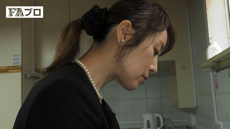 おばさんの接吻＆セックス 旦那の兄貴と…/ダブル不倫で…のサンプル画像1