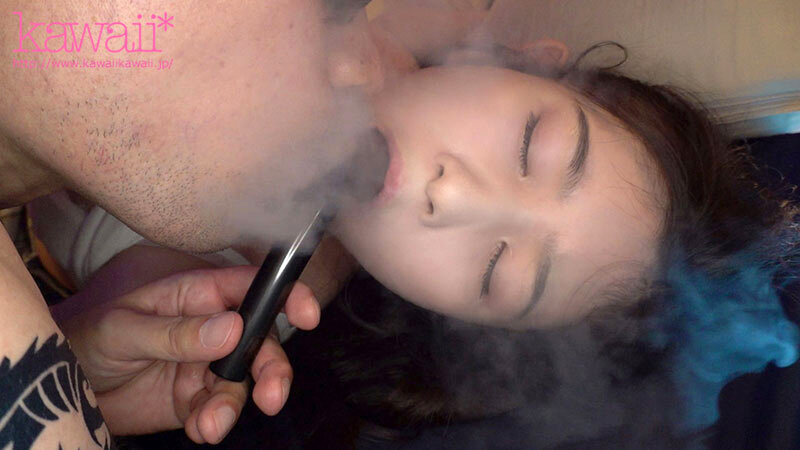 媚薬ヤリサーに迷い込んだ世間を知らないウブ女子大生 ヤバヤバアヘアヘ中出し大乱交 設楽ゆうひのサンプル画像1